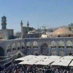 نصب لافته «نَصرُ مِنَ الله وَ فَتح قريب» في  الحرم الرضوي المقدس